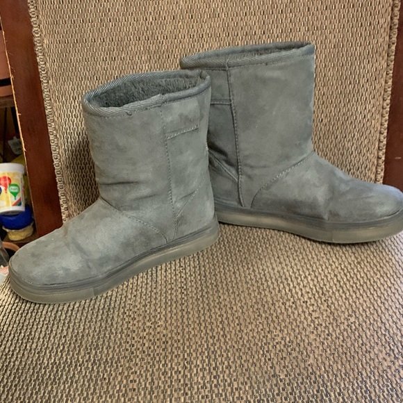 Children’s LED Flash Lights Kids Boots - Picture 4 of 11